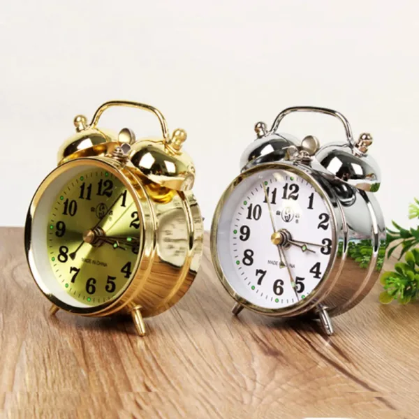 Vintage wekker klok, goud of zilver