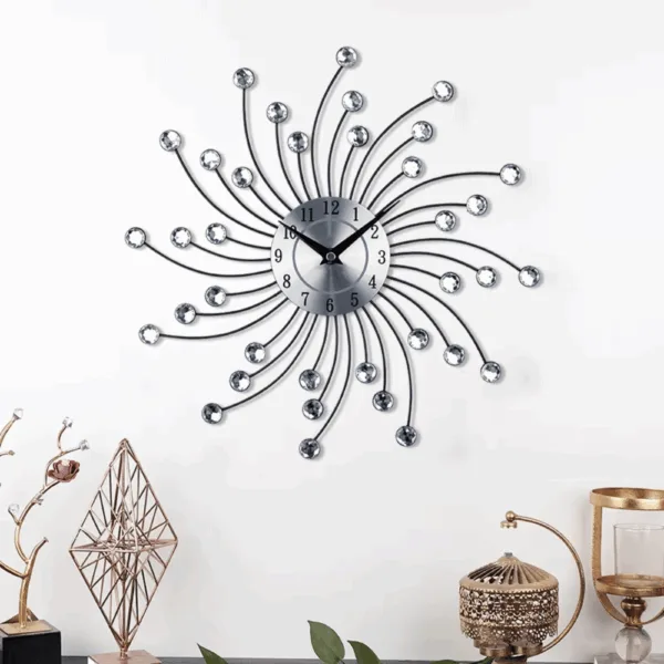 Vierkante wandklok met diamantmotief