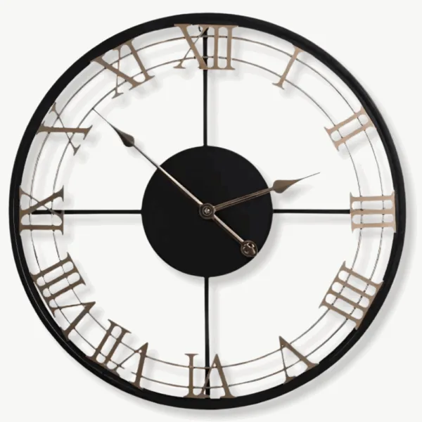 Grote wandklok met romeinse cijfers, industrieel design