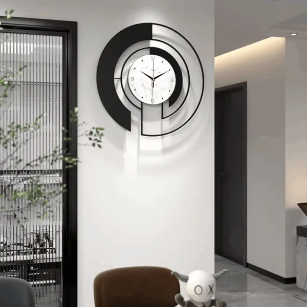 Grote luxe wandklok, metalen klok in goud of zwart
