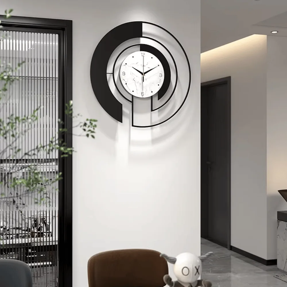 Grote luxe wandklok, metalen klok in goud of zwart