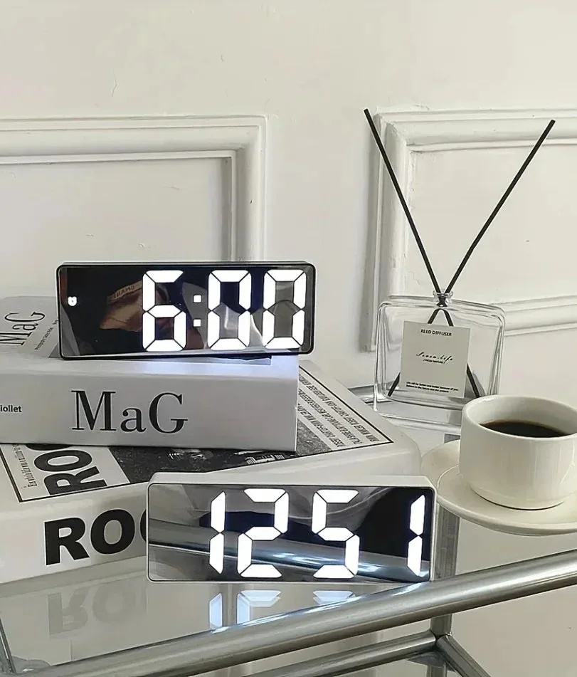 Horloge Murale Numérique LED avec Affichage de Température | Design Élégant pour Bureau et Dortoir