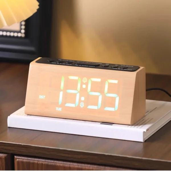 Horloge Rétro en Bois | Réveil Numérique LED avec Affichage Haute Définition | Design Élégant pour Bureau et Décoration