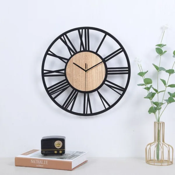 Scandinavische houten wandklok, stijlvol en modern
