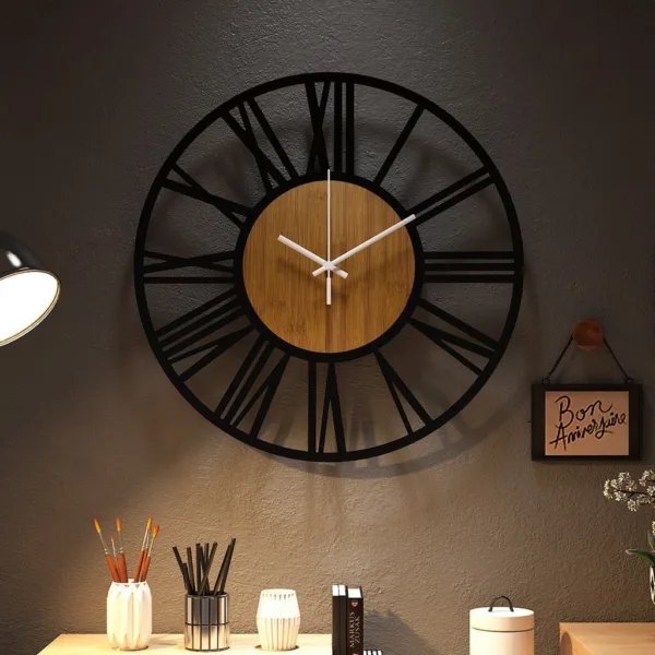 Scandinavische houten wandklok, stijlvol en modern