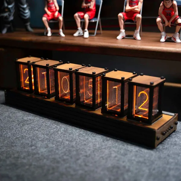 Nixie tube, retro futuristische klok