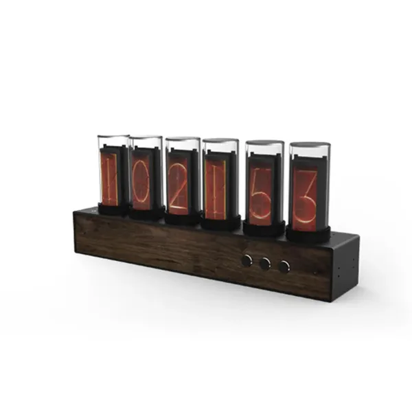 Vintage houten wandklok in zilver, rood of zwart