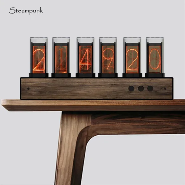 Vintage houten wandklok in zilver, rood of zwart