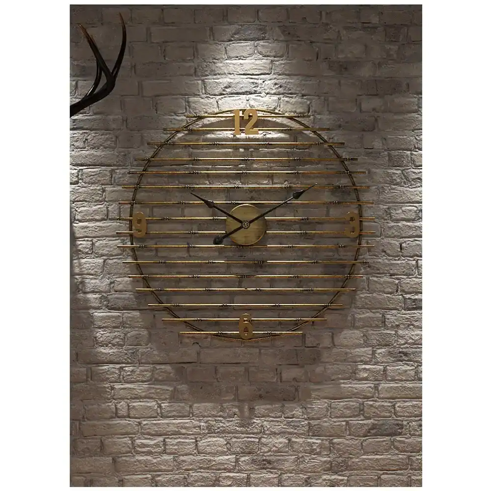 Gouden wandklok van metaal, decoratief, foto 9