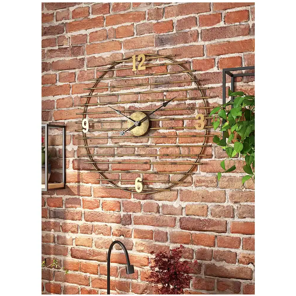 Gouden wandklok van metaal, decoratief, foto 13