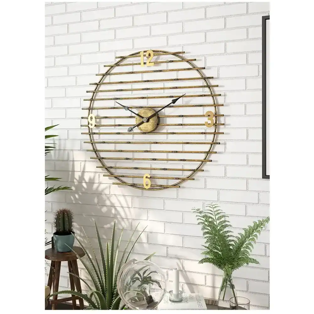Gouden wandklok van metaal, decoratief, foto 5