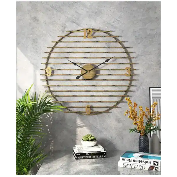 Gouden wandklok van metaal, decoratief, foto 6