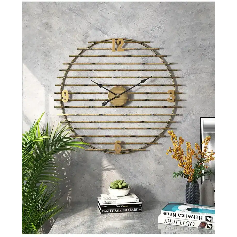 Gouden wandklok van metaal, decoratief, foto 6