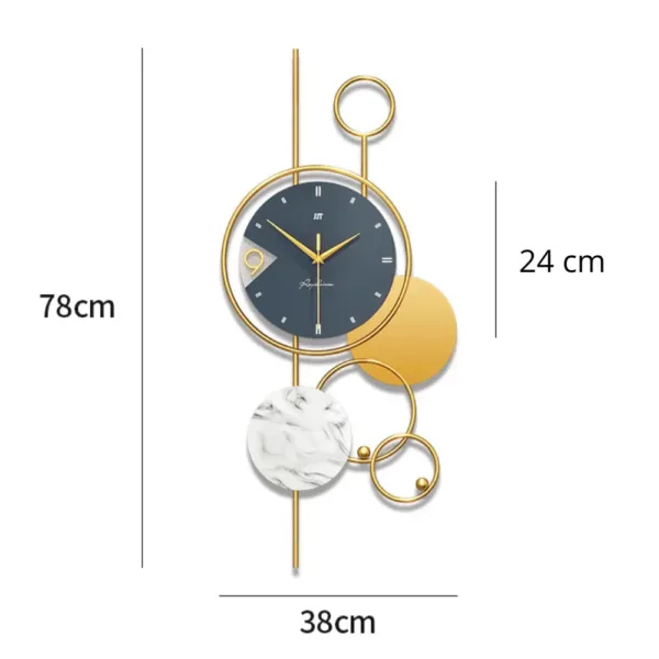 Grote decoratieve wandklok, in modern design