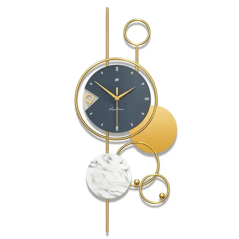 Grote decoratieve wandklok, in modern design
