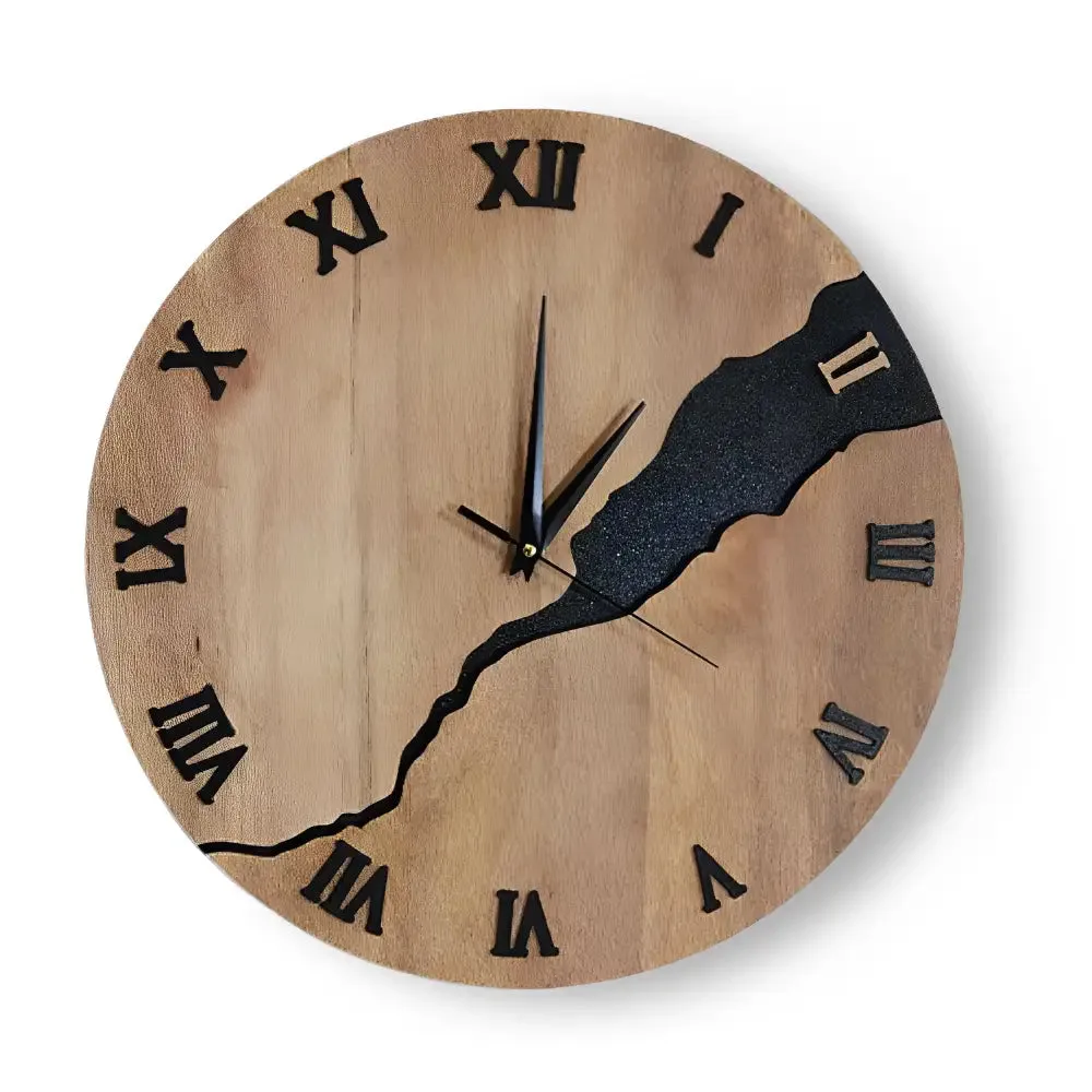 Houten design wandklok, licht of donker hout