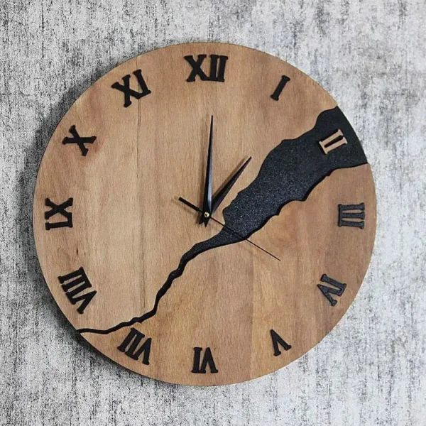 Houten design wandklok, licht of donker hout