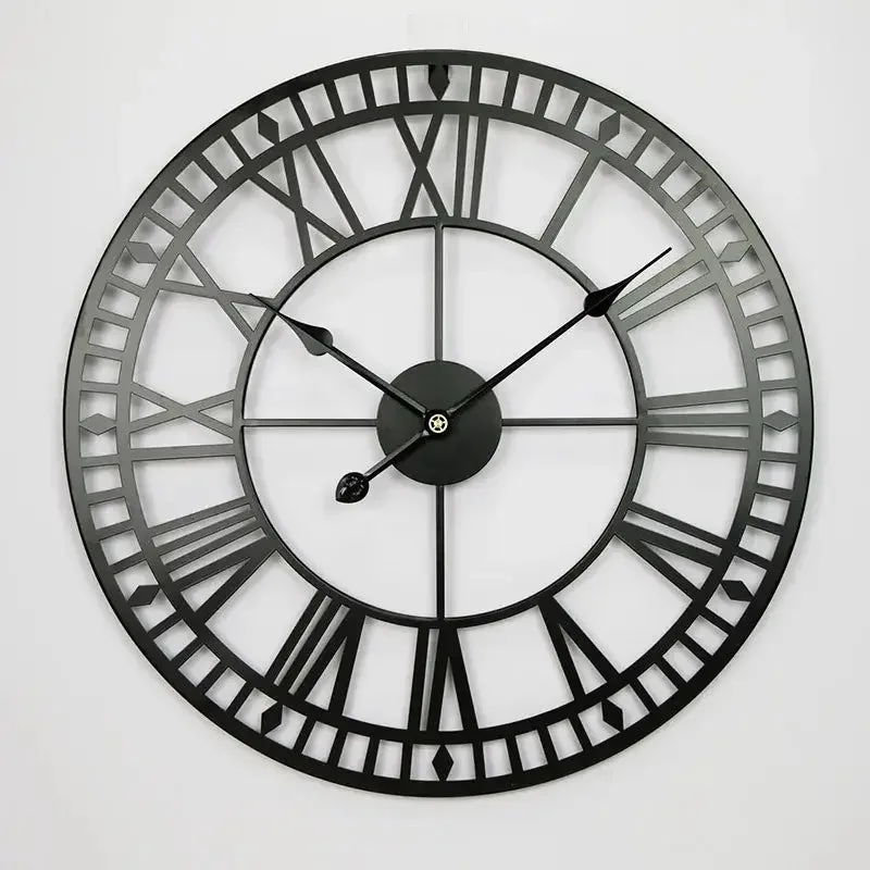 Industriele retro vintage wandklok, met gouden en zwarte wijzers