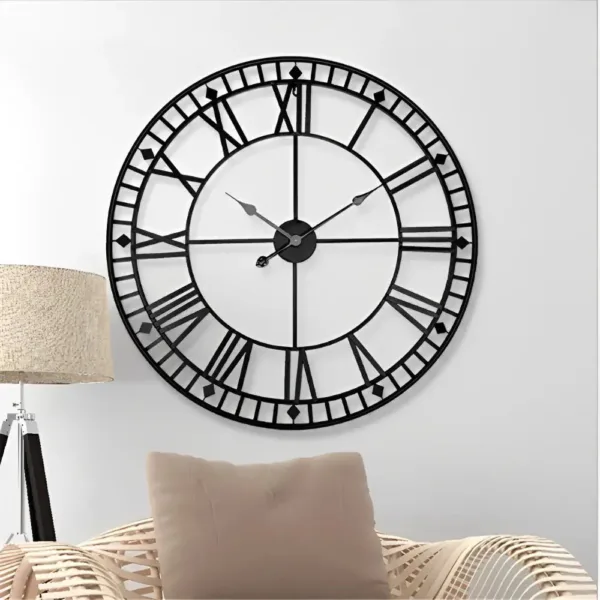 Industriele retro vintage wandklok, met gouden en zwarte wijzers