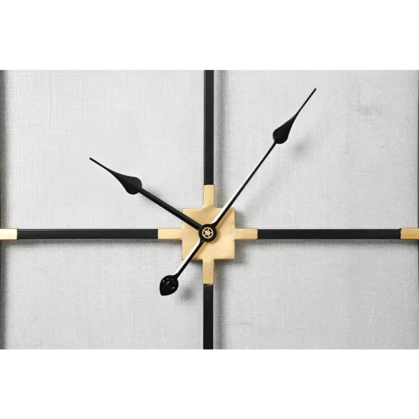 Grote wandklok minimalistisch in vierkante vorm