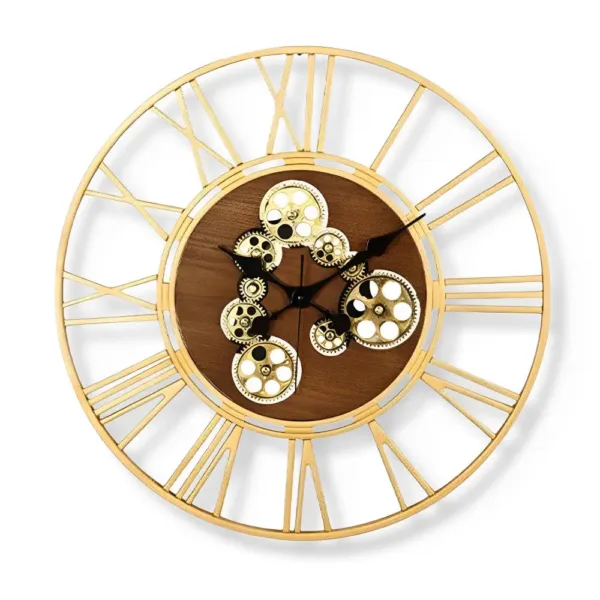 Wandklok met tandwielen, houten en metalen elementen