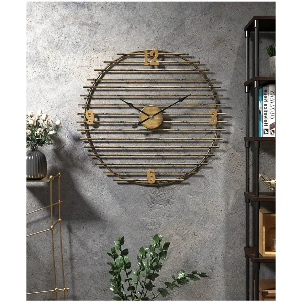 Gouden wandklok van metaal, decoratief