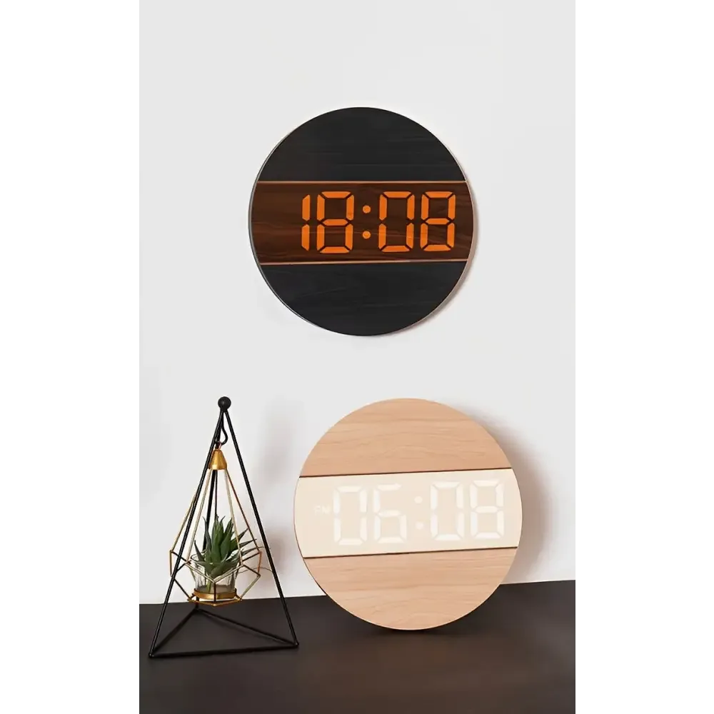 Licht houten wandklok, met LED verlichting