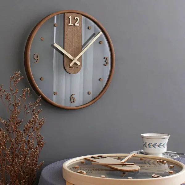 Originele wandklok, naturel of wit hout