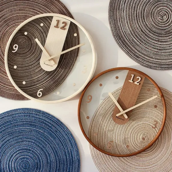 Originele wandklok, naturel of wit hout
