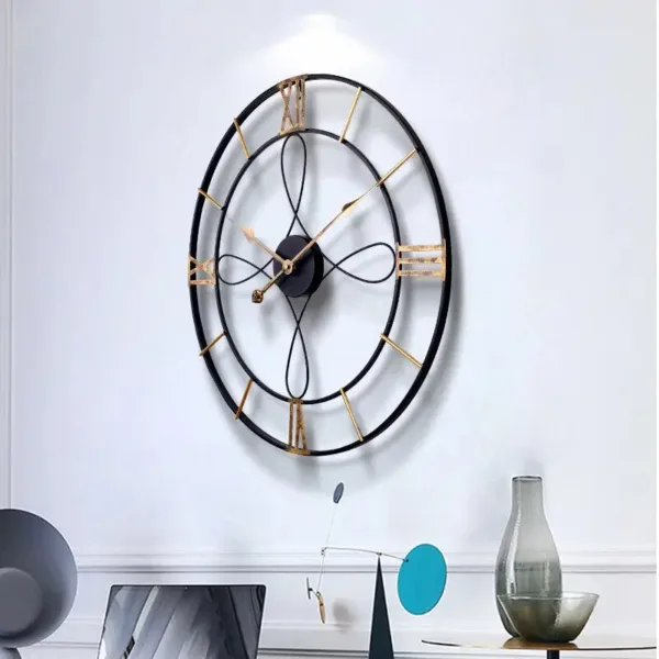Wandklok metaal zwart goud, industrieel design