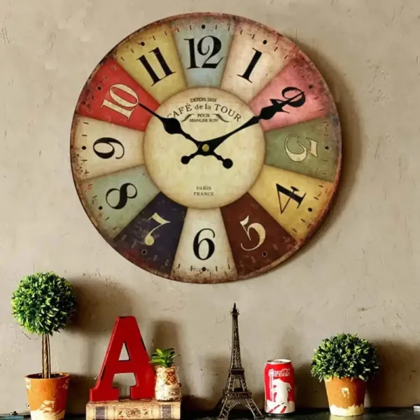 Vintage wandklok hout, decoratief voor de keuken