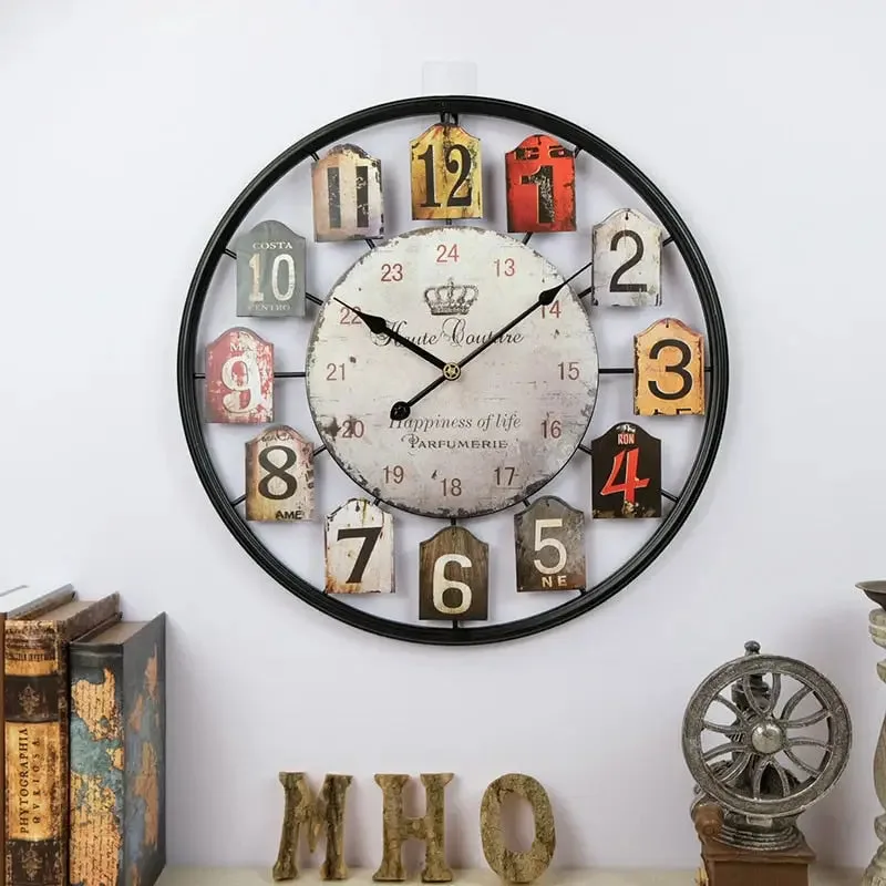 Vintage wandklok klein, retro stijl