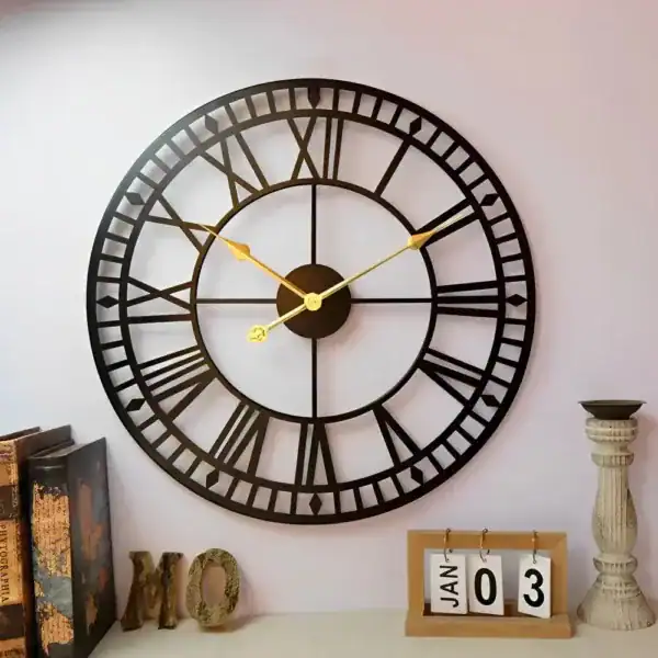 Industriële retro vintage wandklok, met gouden en zwarte wijzers, foto 2