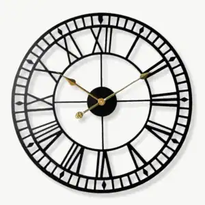 Industriële retro vintage wandklok, met gouden en zwarte wijzers