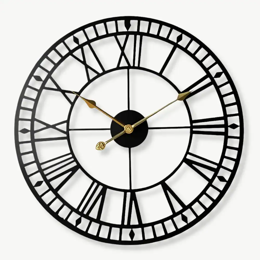 Industriële retro vintage wandklok, met gouden en zwarte wijzers