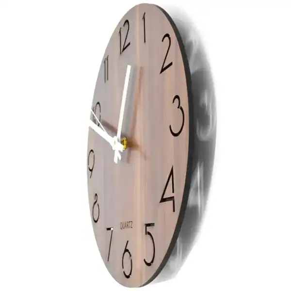 Klassieke houten wandklok, tijdloos design, foto 2