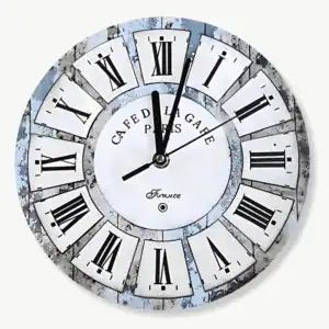 Kleine vintage wandklok met Romeinse cijfers