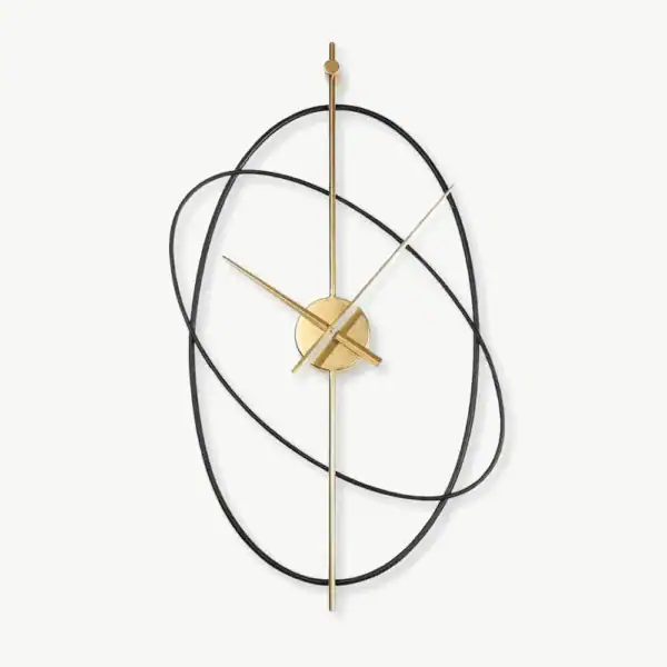 Luxe ovale wandklok, in middel of groot