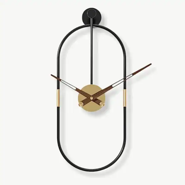 Ovale wandklok, zwart met houten wijzers