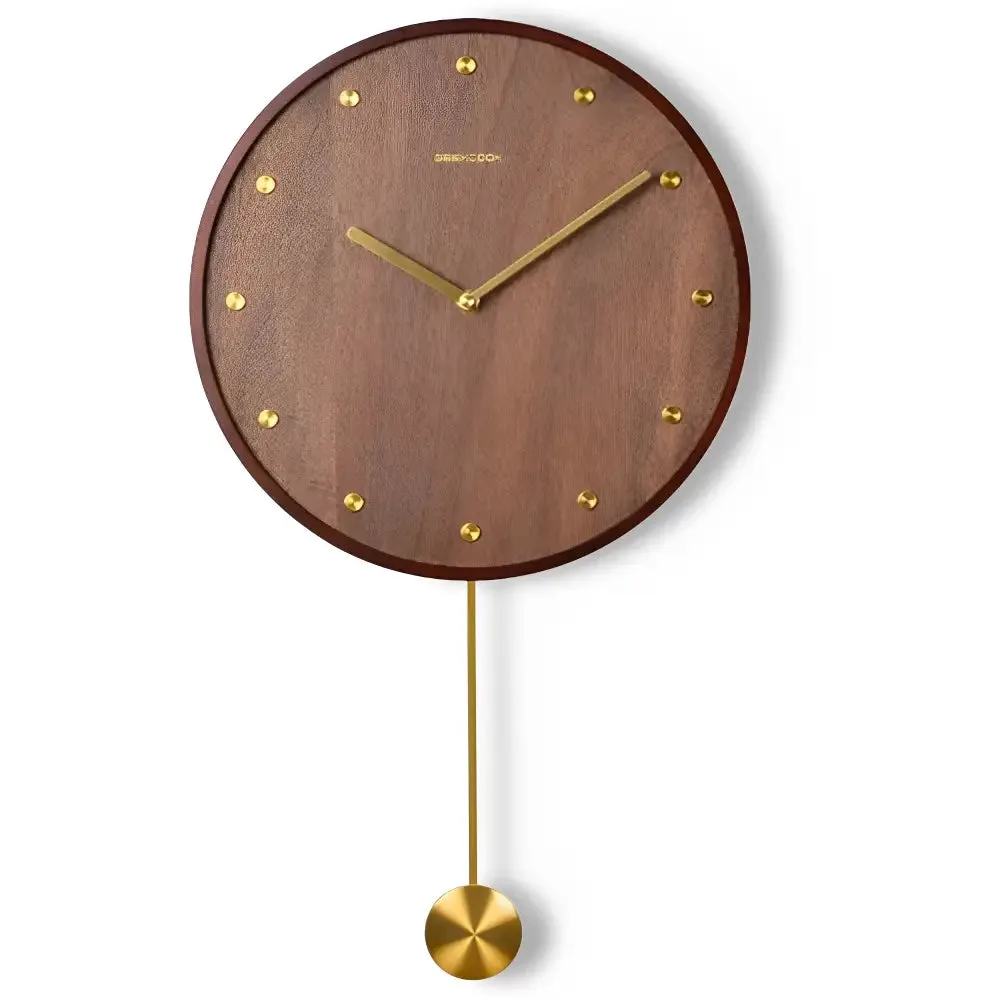 Moderne wandklok met slinger, eigentijds design