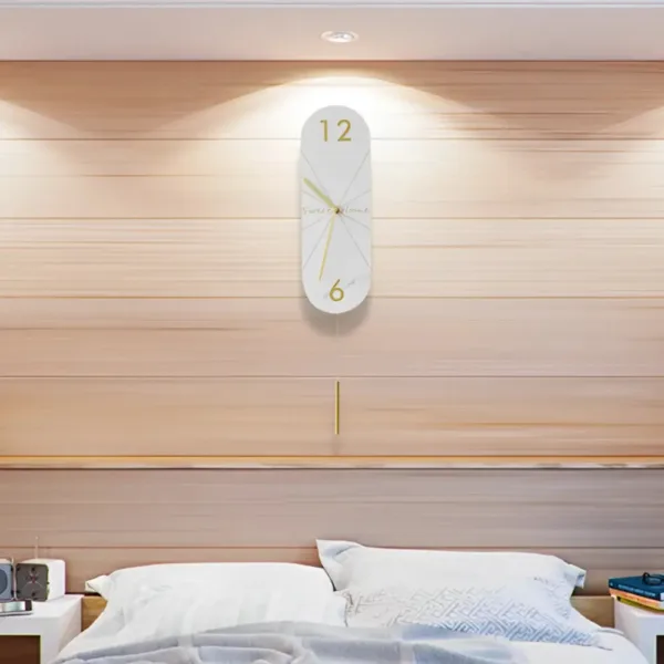 Designer wandklokken, met lange of ronde slinger