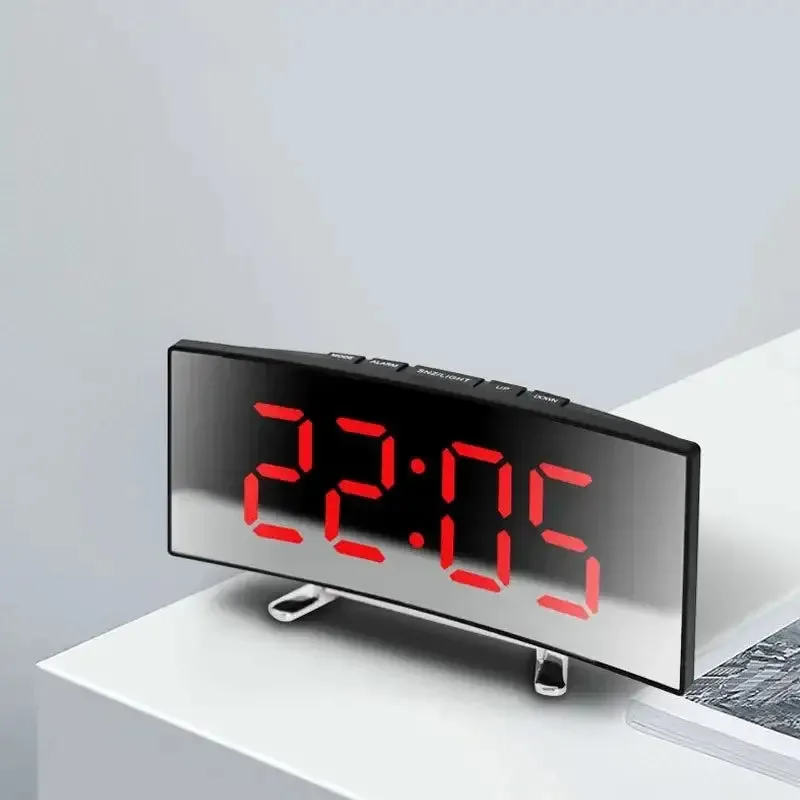 Digitale wandklok led, in wit, groen of rood