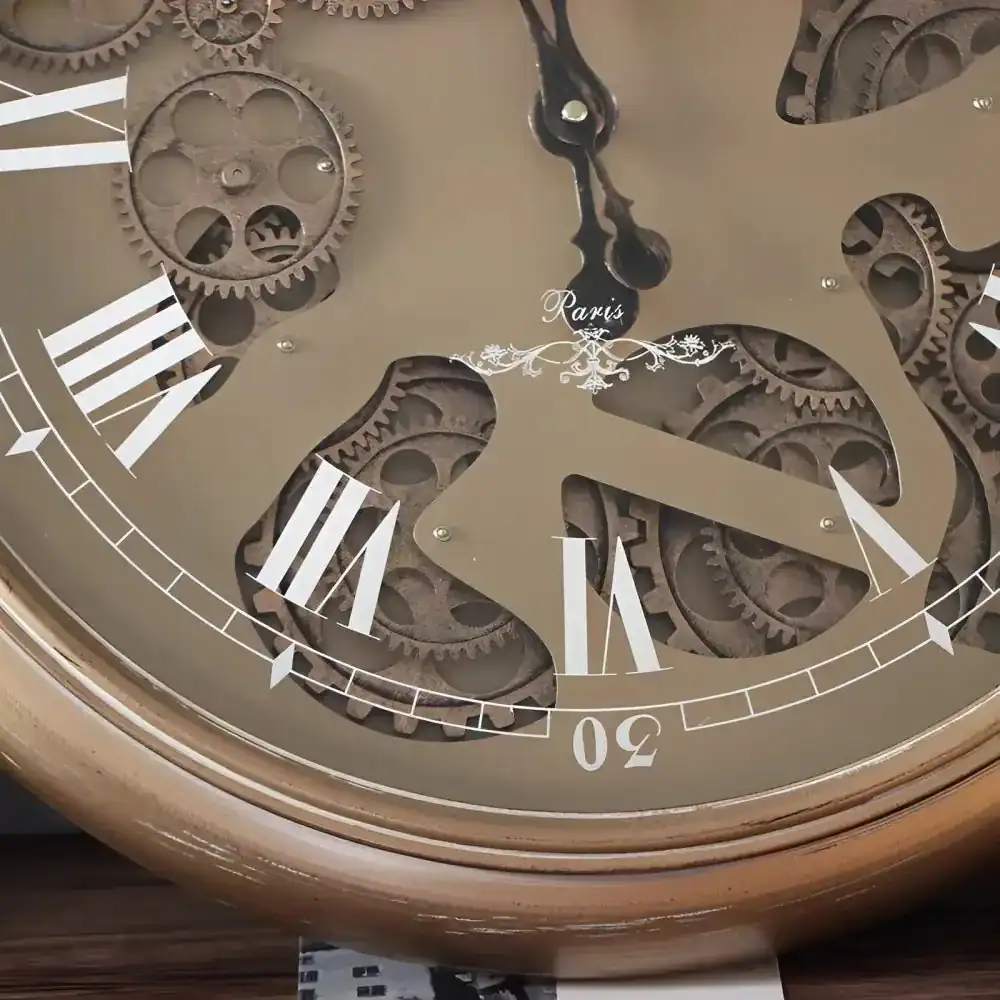 Wandklok in de vorm van een zakhorloge, foto 3