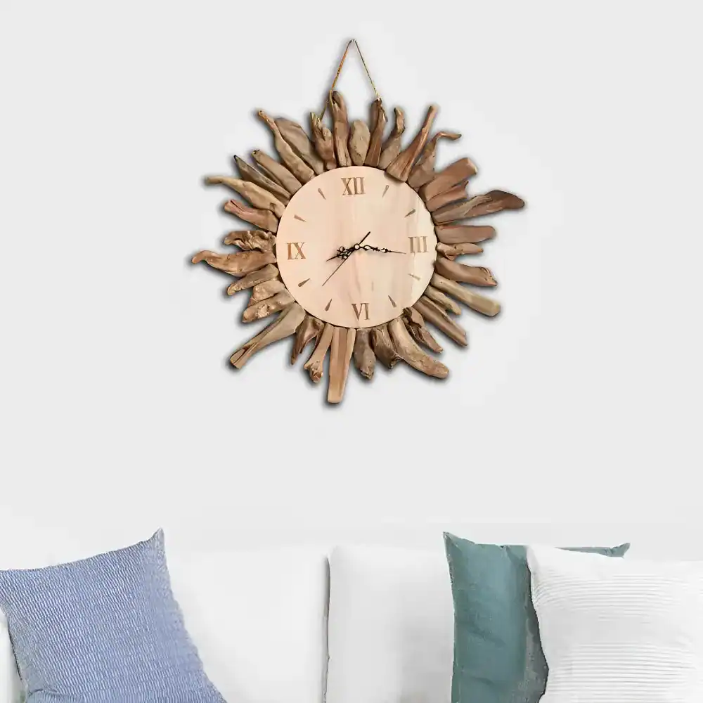 Wandklok van hout, design met drijvend hout, foto 2