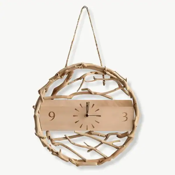 Wandklok van natuurlijke takken